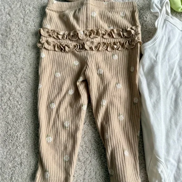 Carter’s bundle neutral Ribbed Baby Set - Picture 4 of 8